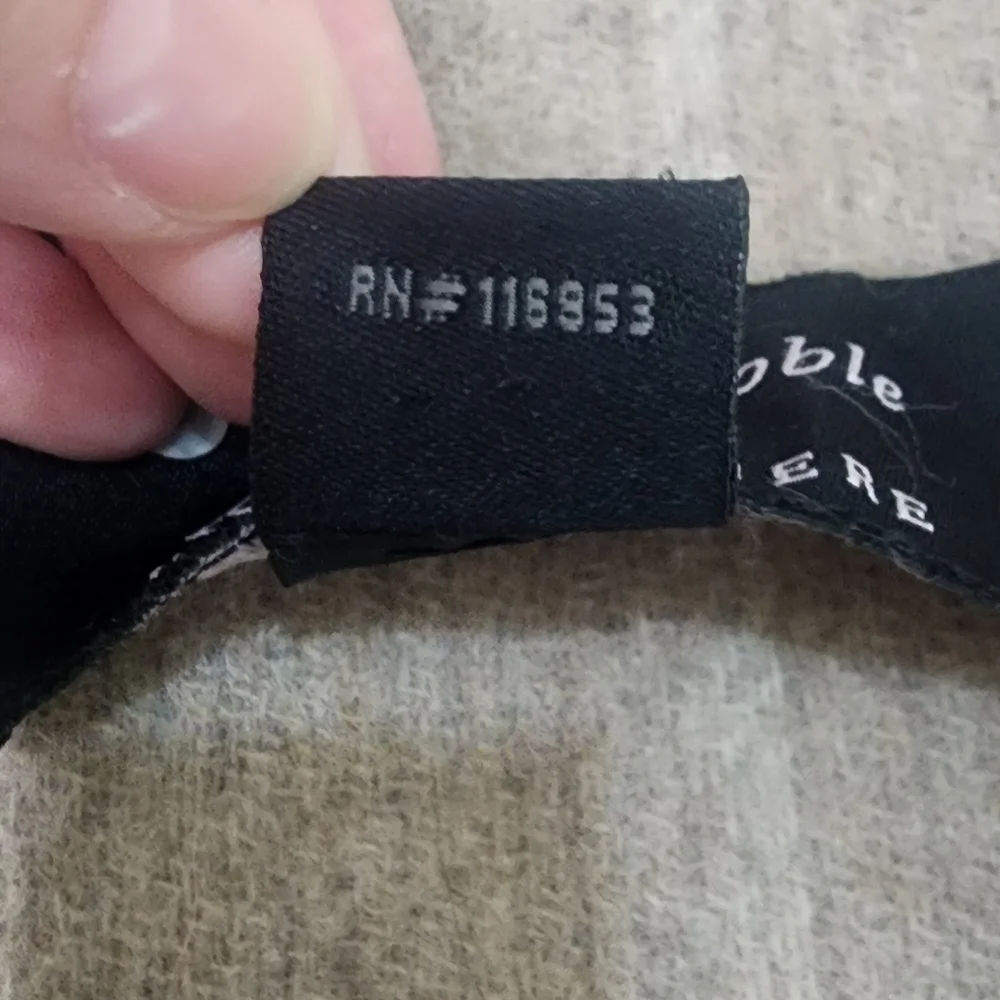 Andrew‎ Noble Gray and Beige Cashemire Scarf